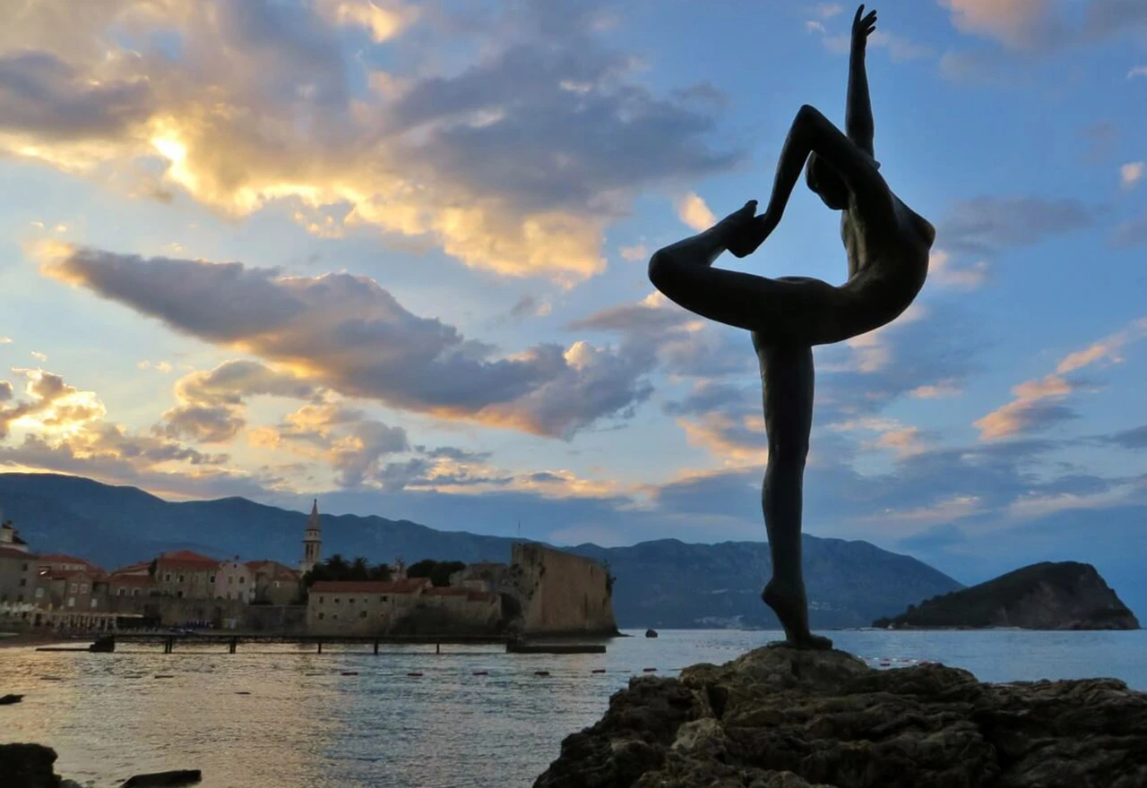 Budva: More progutalo čuvenu Balerinu
