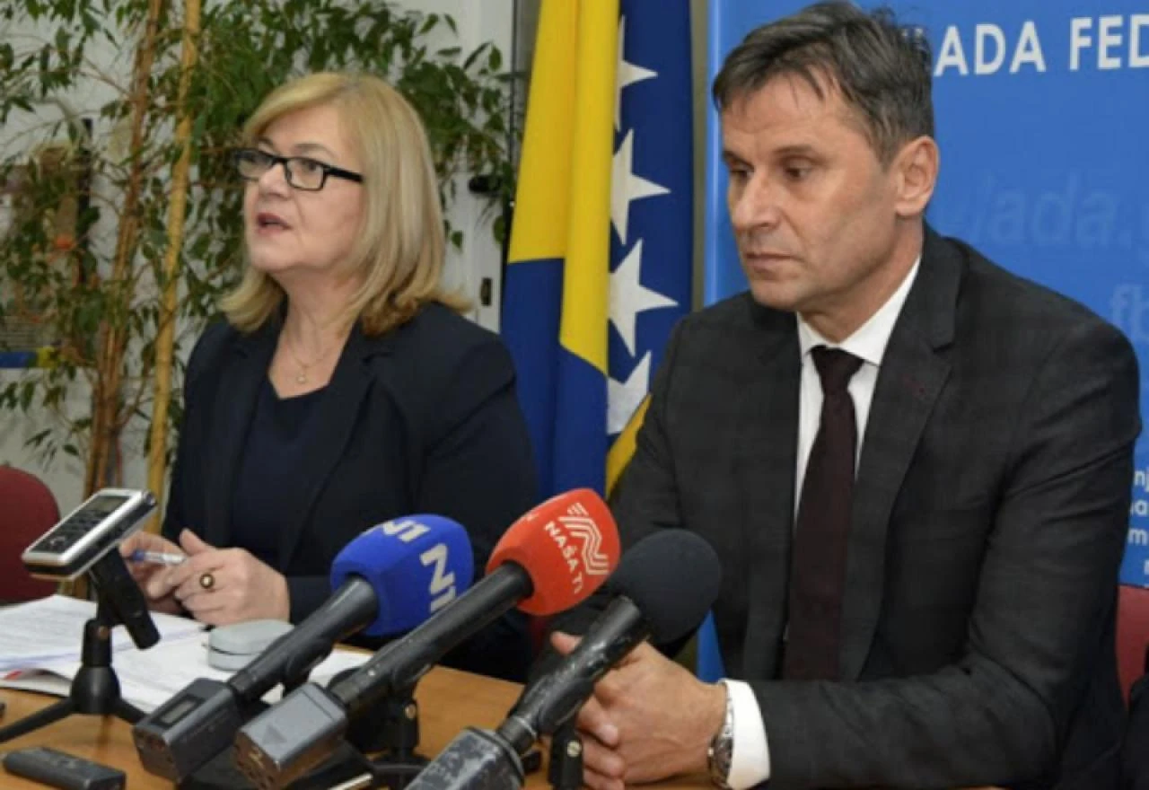 'Odabrali su fotelje umjesto dobrobiti čitave FBiH - moraju podnijeti neopozive ostavke'