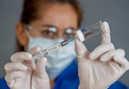 AstraZeneca cjepivo protiv COVID-19 moglo bi biti spremno u prosincu