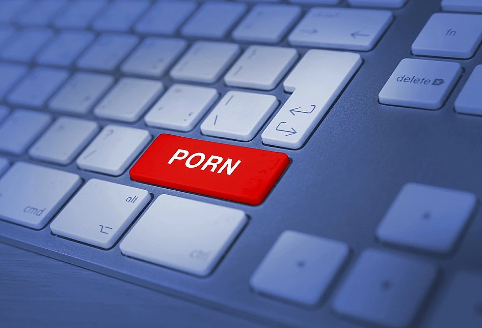 Za pristup pornografiji korisnici će morati dokazati da su stariji od 18 godina