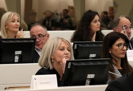 Krišto: Problemu migranata pristupiti na ustavan i sistemski način