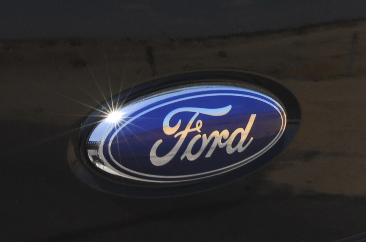 Ford gasi dva modela