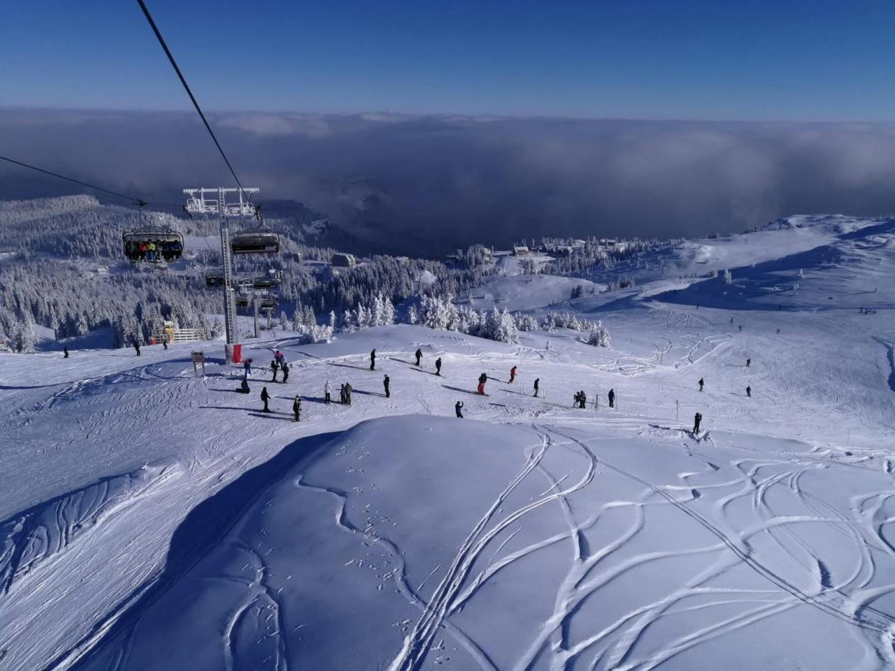Na Jahorini tisuće skijaša, turista, ljubitelja prirode