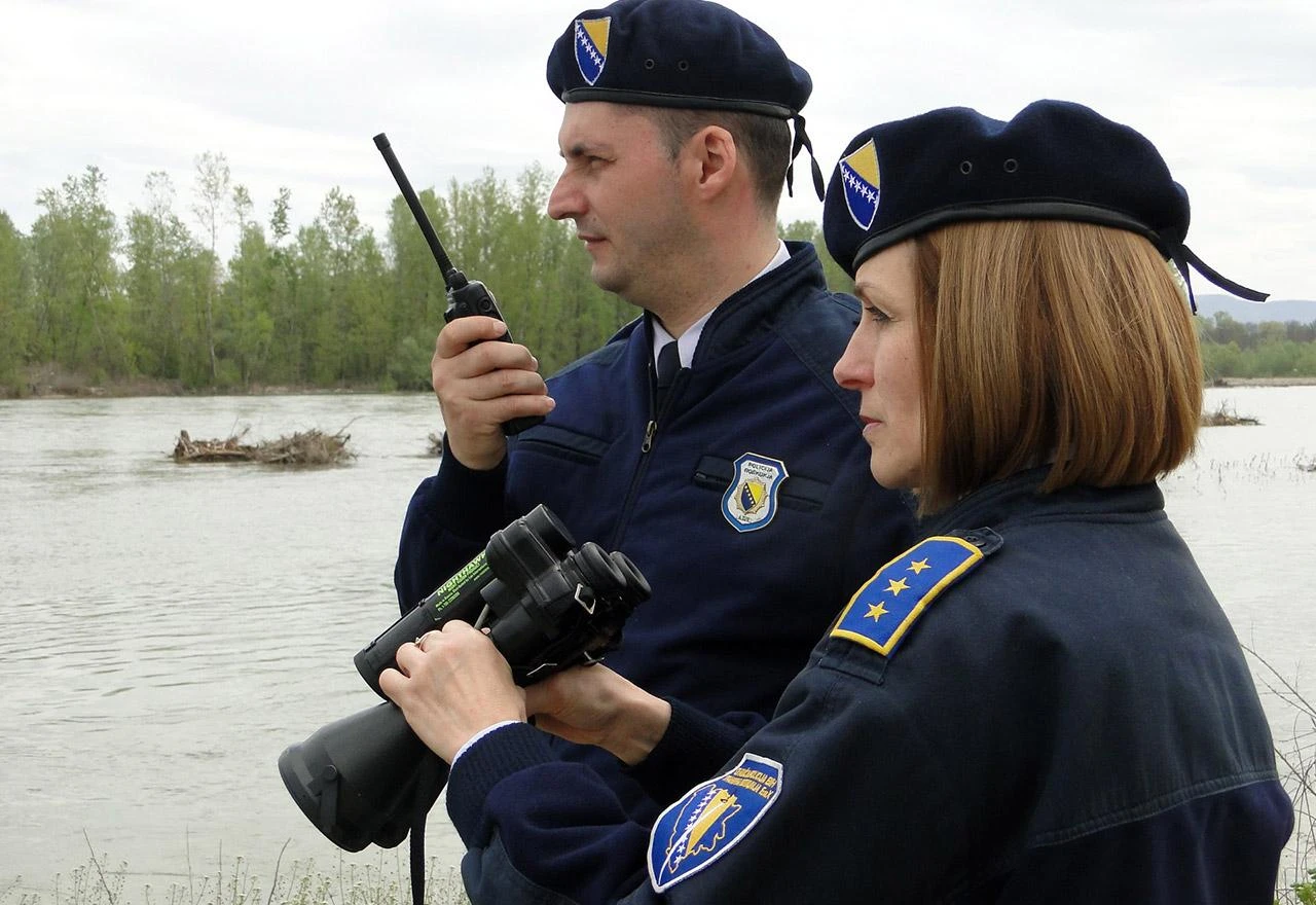Dobri za Švicarsku, ali ne za BiH: Država ne želi policajce u 'domaćoj' uniformi