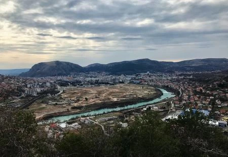Pismo čitatelja: Trpanje Mostara zgradama
