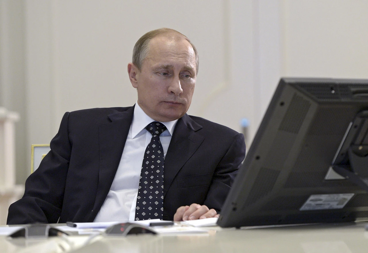Putin zatražio oštru akciju protiv ekstremizma na internetu