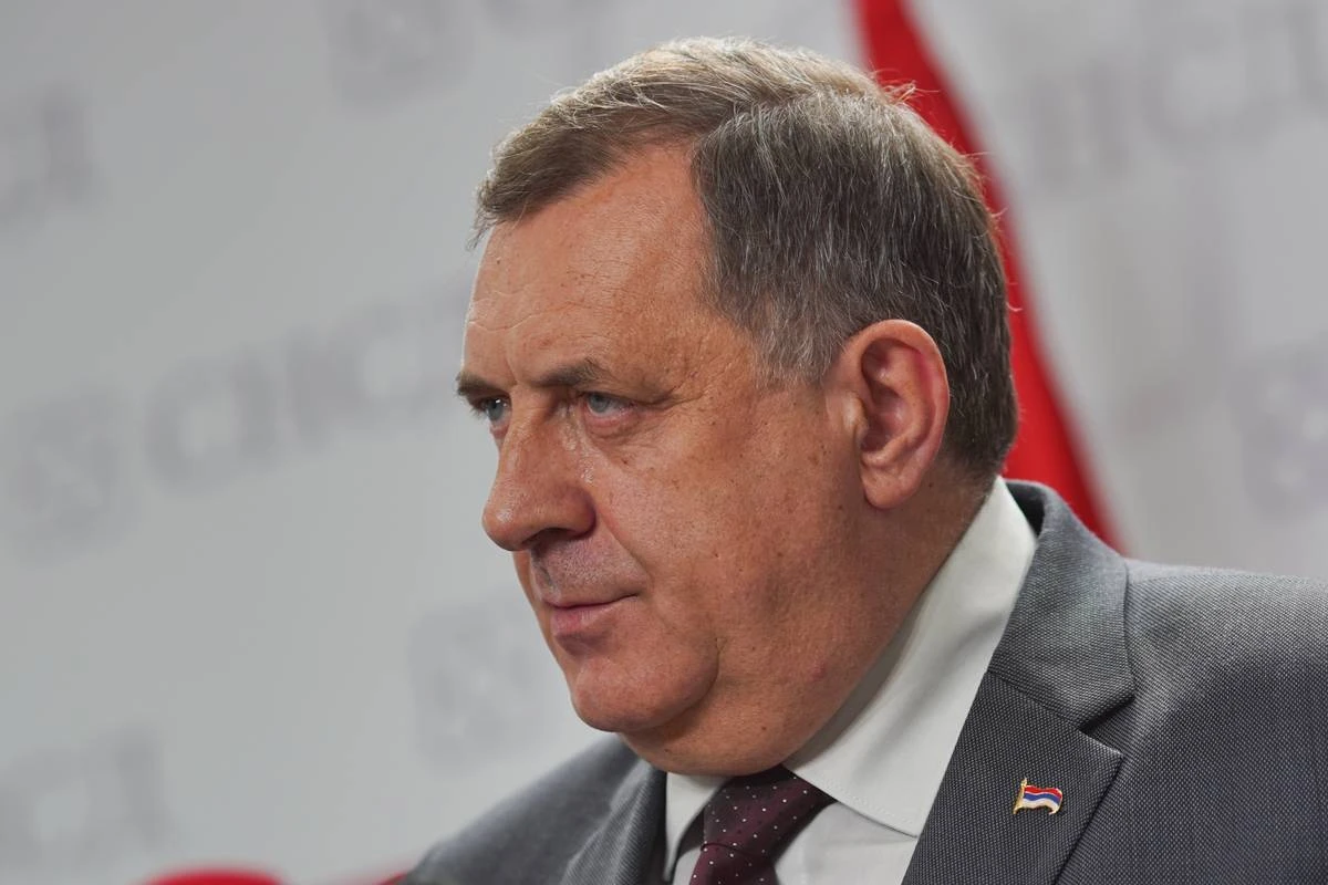 Dodik u duetu s Knindžom