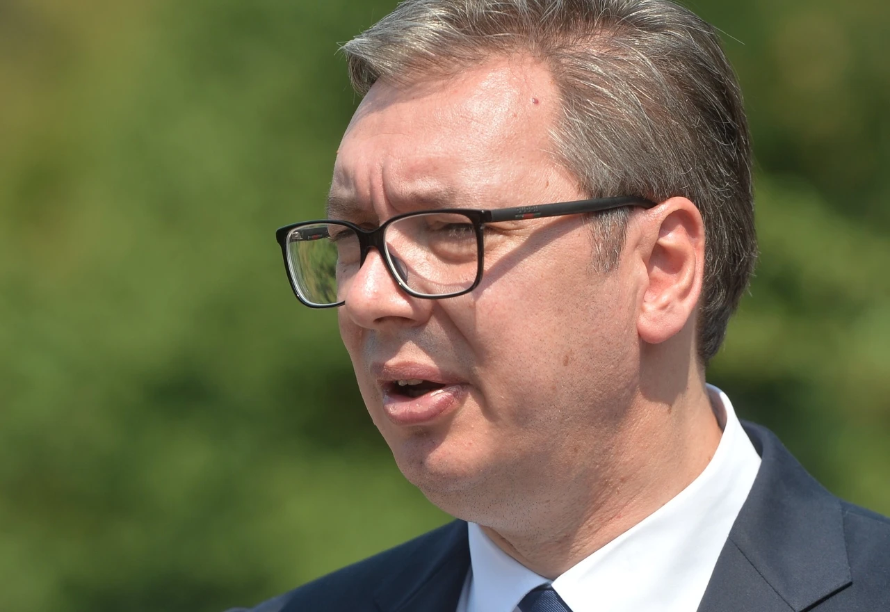 Vučić: Schmidta sam molio da dođe razgovarati s Dodikom