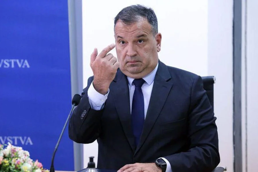 Beroš zaprijetio: Ako se situacija pogorša svi će morati koristiti 'Stop COVID-19' 