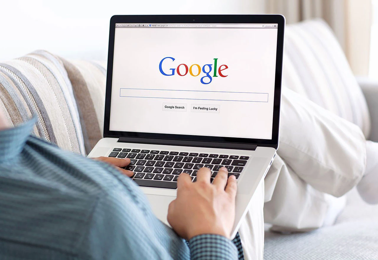 Google mora otkriti ime osobe koja je napisala negativnu recenziju na internetu