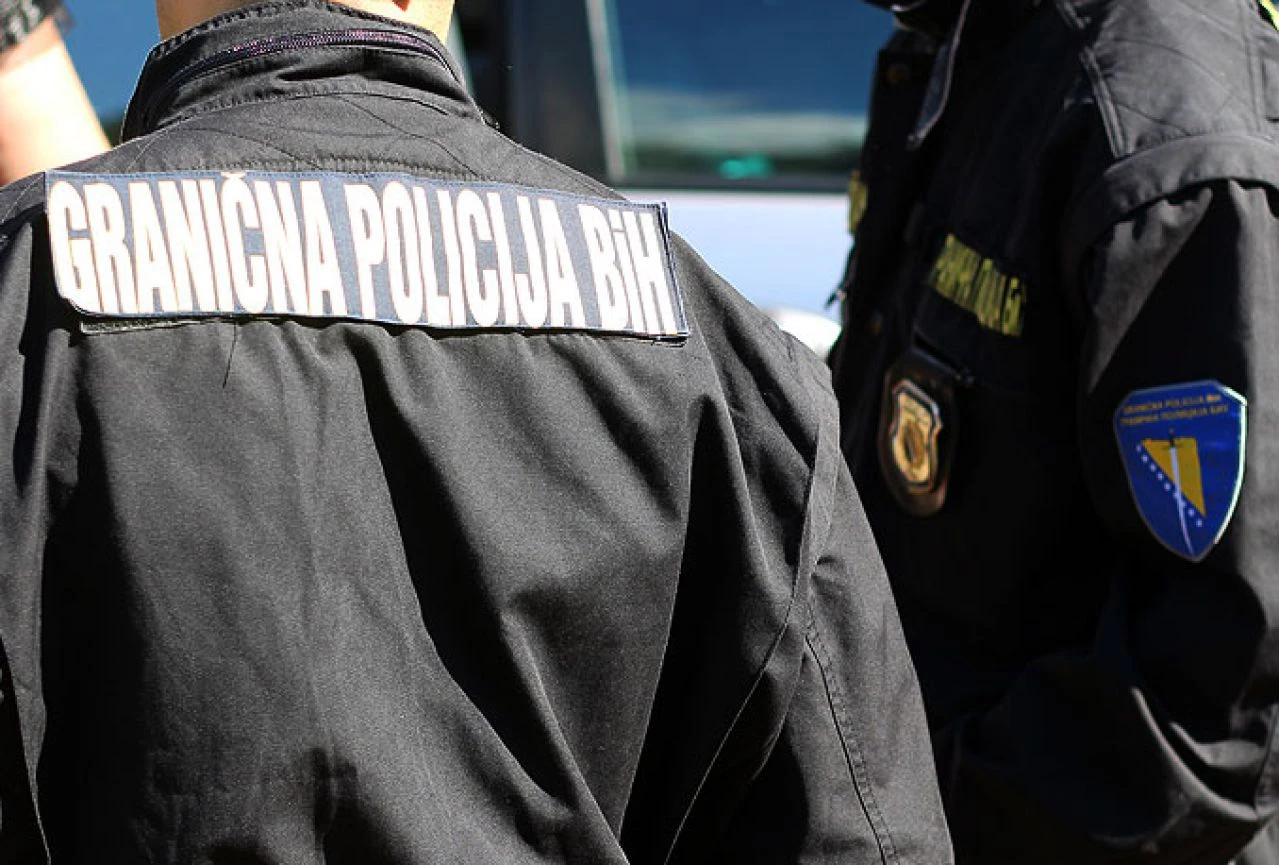 Brčko: Turci uhvaćeni s krivotvorenim policijskim iskaznicama