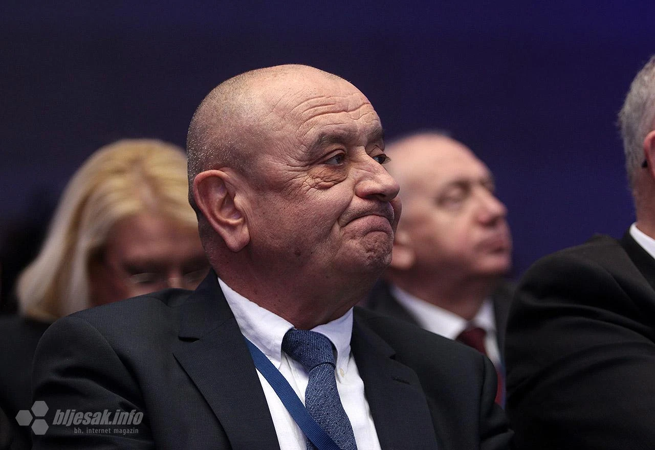Skinuto privremeno financiranje 