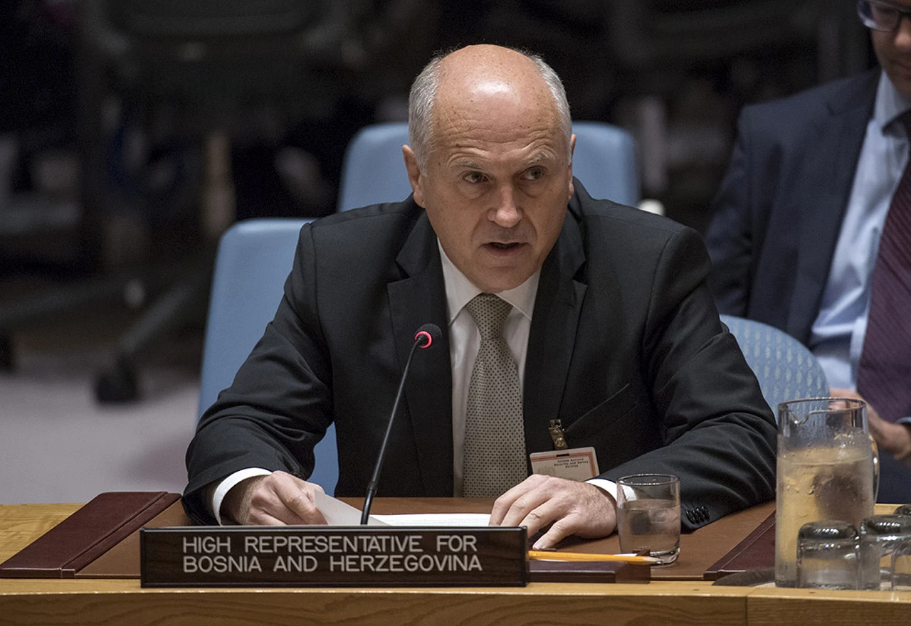 Inzko upozorio Izetbegovića: Nema priča o ratu!