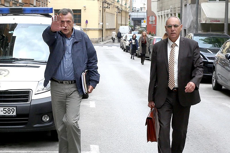 Zbog mita optuženi referenti Općinskog suda Sarajevo