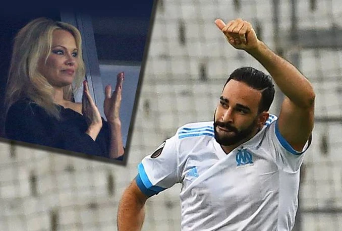 Pamela Anderson u ljubavnoj vezi s nogometašem Adilom Ramijem?
