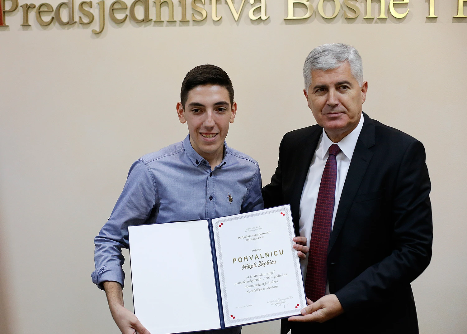 Čović dodijelio pohvalnice izvrsnim studentima Sveučilišta u Mostaru