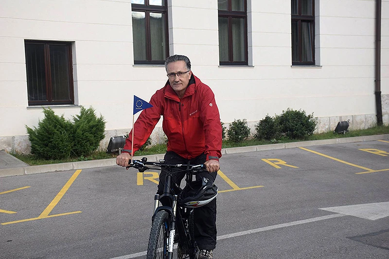 I mostarska Gradska uprava s biciklom na posao