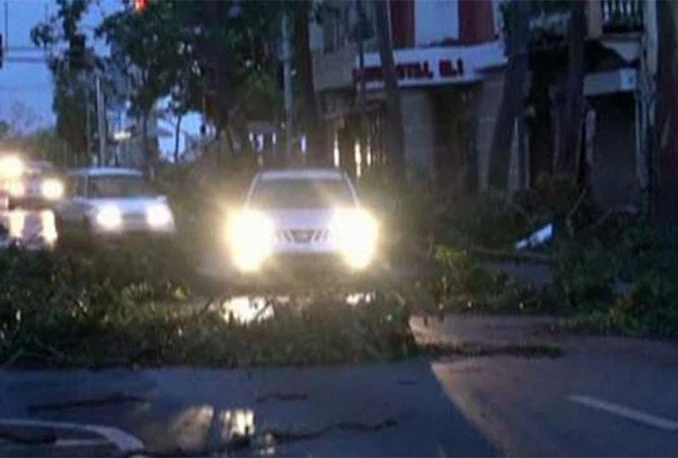 VIDEO | Najstrašnija oluja stoljeća uništila sve što joj se našlo na putu