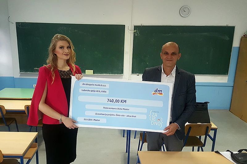 Trećoj osnovnoj školi uručena sredstva za implementaciju projekta 'Čiste ruke zdrav život'
