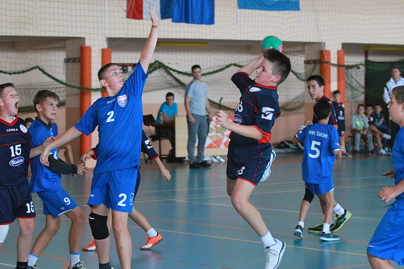 Poziv djevojčicama i dječacima: Upišite se u Školu rukometa HRK Široki