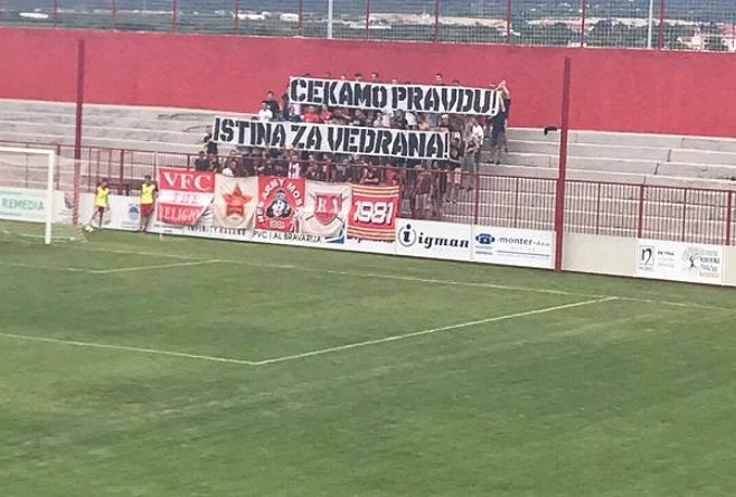 Red Army poručio transparentom: ''Čekamo pravdu! Istina za Vedrana''