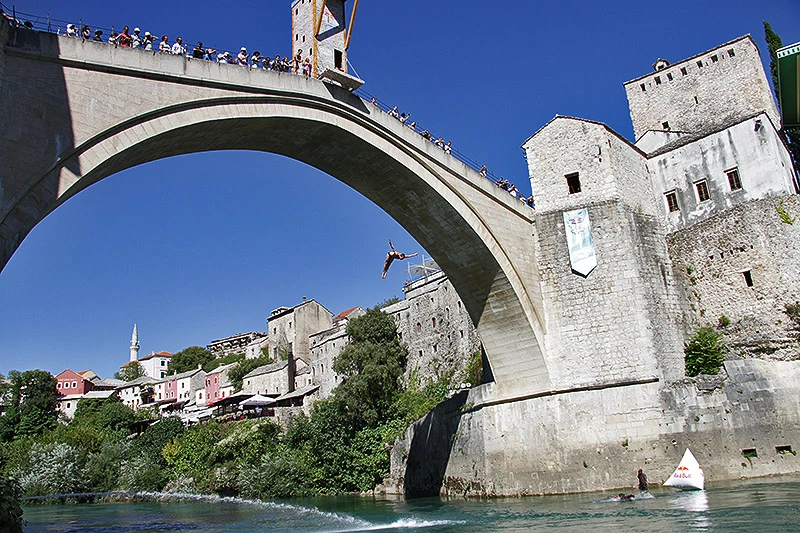 VIDEO | Red Bull Cliff Diving: Sve je spremno za spektakl na Starom mostu