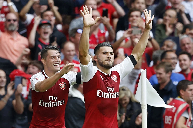Arsenal - Koln 3:1, utakmica kasnila sat vremena