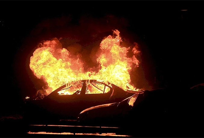 Bileća: Eksplodirala bomba ispod automobila, ozlijeđen muškarac