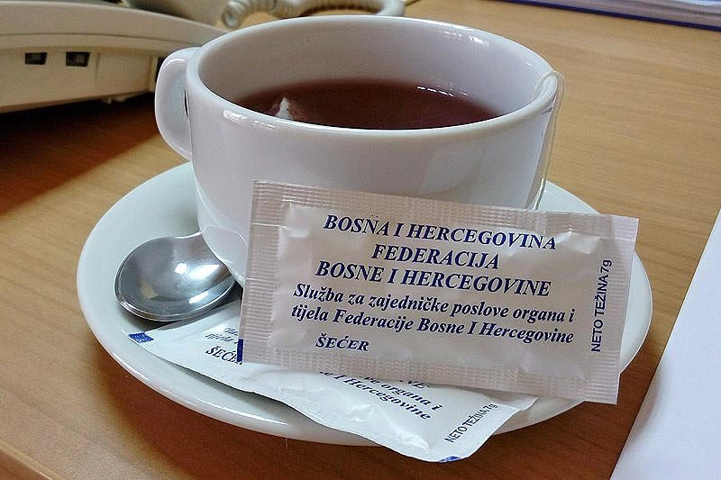 Paze li bh. dužnosnici na zdravlje? Hitno raspisan novi natječaj za hranu i piće