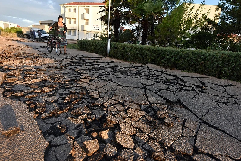 Na zadarskom području saniraju se posljedice nevremena; na terenu i vojska