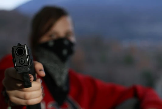 Mostar: Odustali od pljačke pošte jer im djelatnik nije htio otvoriti vrata