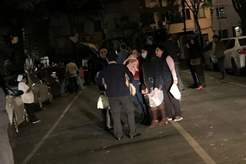 Broj žrtava potresa u Meksiku porastao na 90, još 800 naknadnih potresa