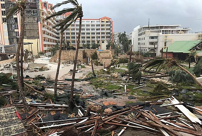 VIDEO | Irma ruši sve pred sobom, zabilježene ljudske žrtve