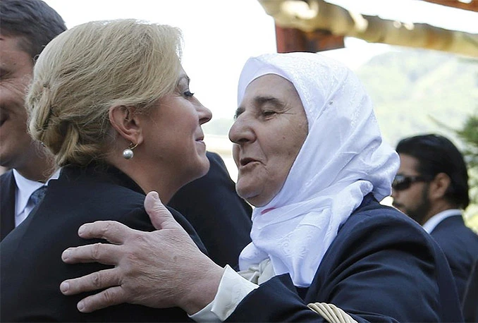 Grabar-Kitarović: Majkama Srebrenice ću poslati odgovor na njihovo pismo