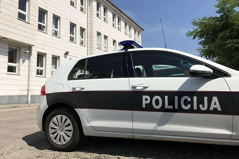 Široki Brijeg: Mostarac iz Mercedesa ukrao 17.000 eura