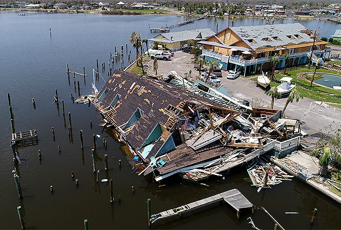 Raste strah od opasne oluje: Uragan Irma puše brzinom od 215 km na sat
