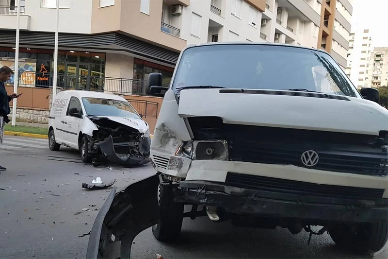 Mostar: Ozlijeđen u sudaru kod benzinske crpke