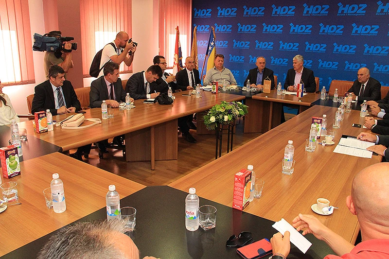 HNS: Uvjereni da će se Izborni zakon promijeniti do sljedećeg mjeseca