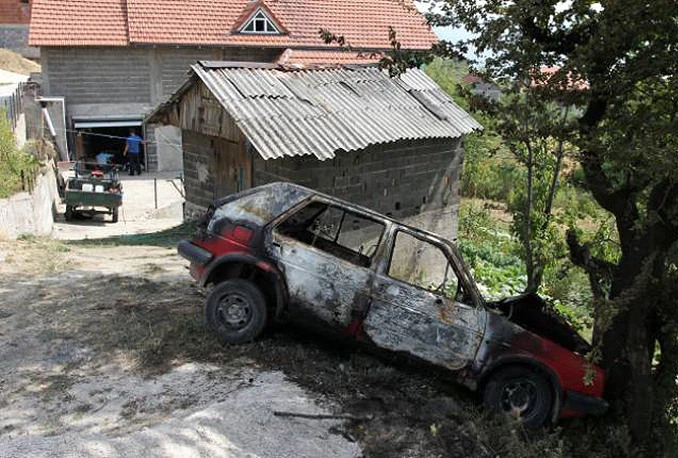Šumaru zapaljen automobil