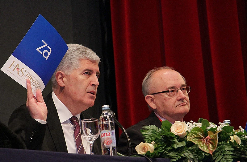 Nakon potpisa s jednim, drugi HSP napao Čovića