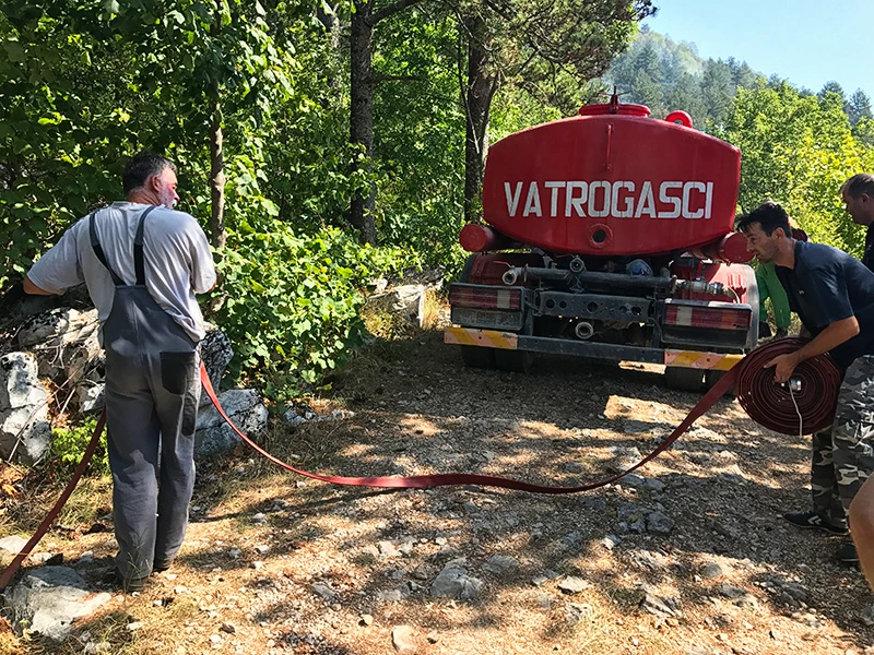 Vjetar rasplamsao vatru na Ruištu, gašenje otežano