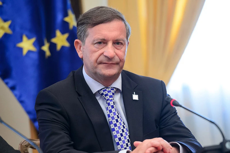 Odluku arbitraže u zaljevu odmah implementirati
