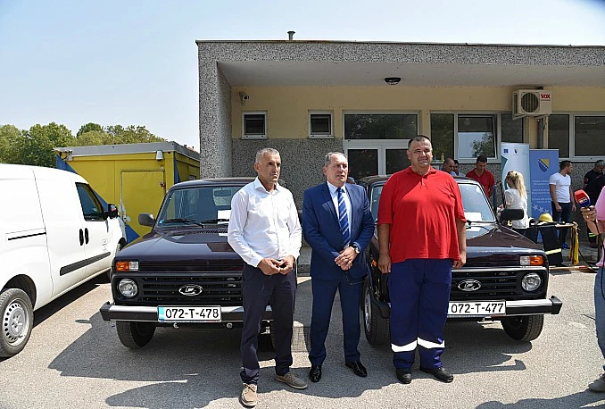 VIDEO | Hercegovački vatrogasci dobili opremu, mostarski i stolački dobili po vozilo