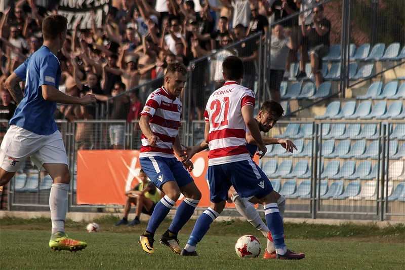 Zrinjski iz Viteza kući pjevajući