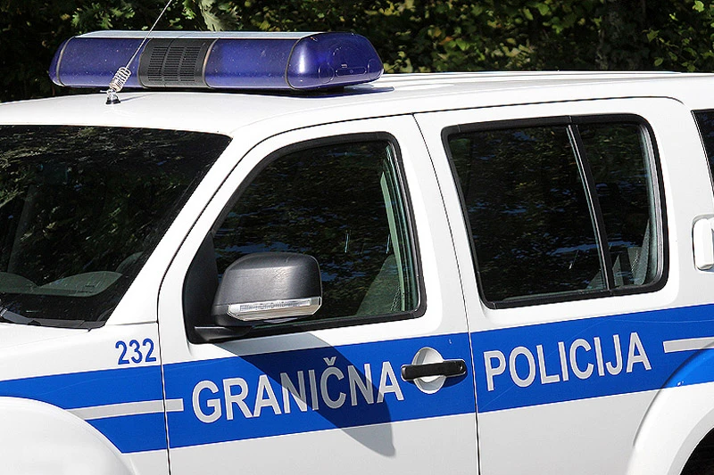 Zbog oružanog razbojništva državljanin Srbije i Hrvatske zaustavljen na bh. granici