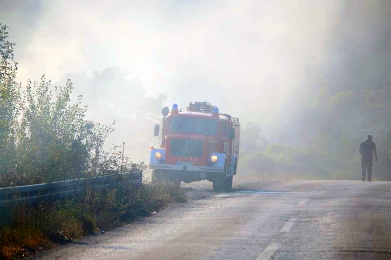Opet gori južno od Mostara
