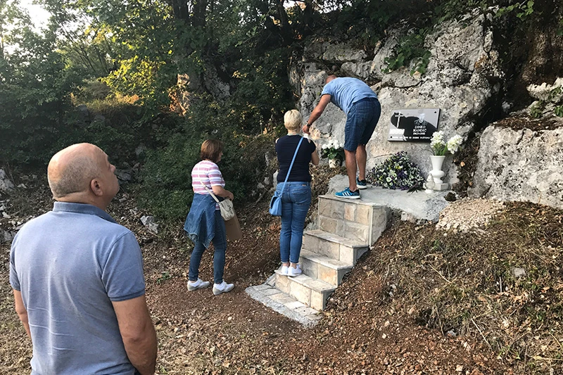 Poginuo je braneći svoje prijatelje
