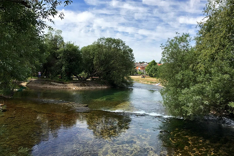 U četvrtak sunčano, temperature do 34°C