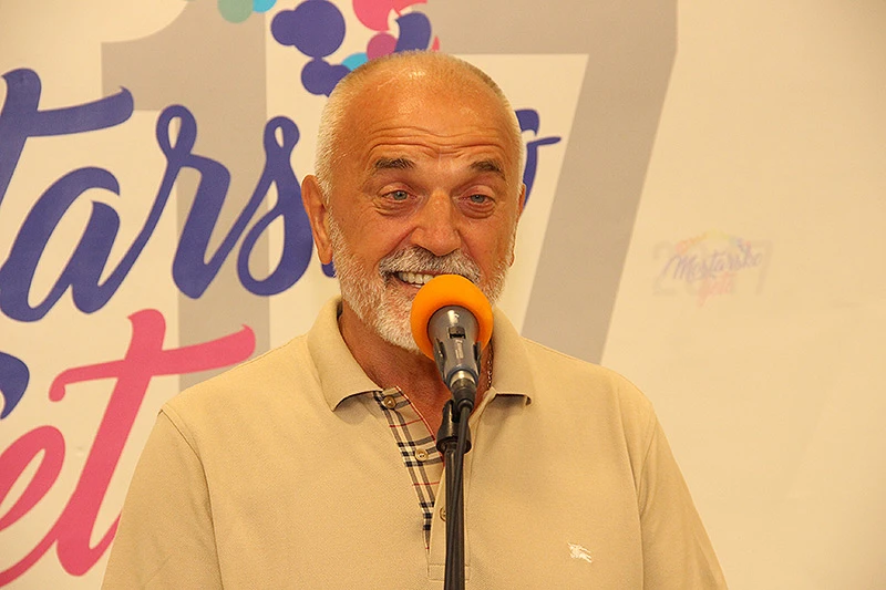 Umjetnik iz Srbije darovao umjetnička djela mostarskom Centru za kulturu