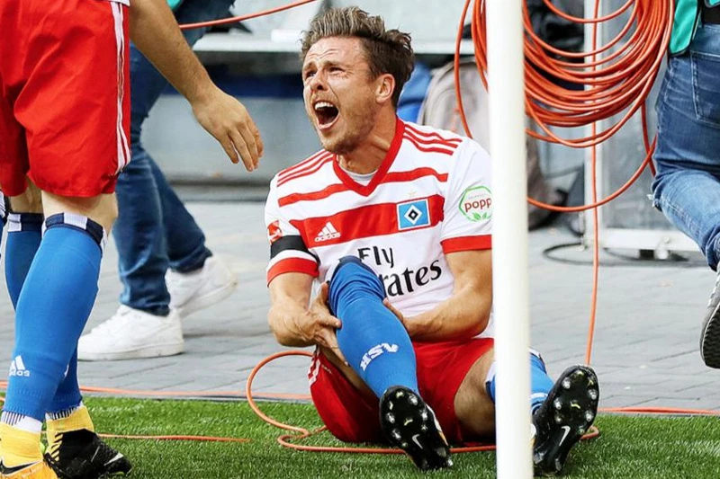 VIDEO I HSV: Slavio gol pa teško ozlijedio koljeno na korner zastavi!
